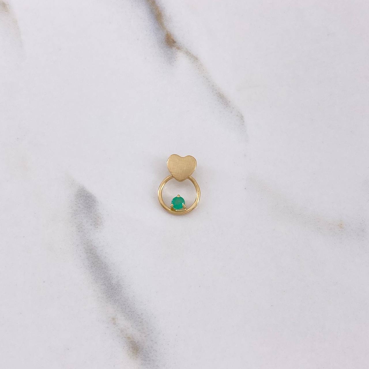 Dije Argolla Corazon 0.55gr / 1.5cm / Esmeralda 15pts Oro Amarillo (Joya) &