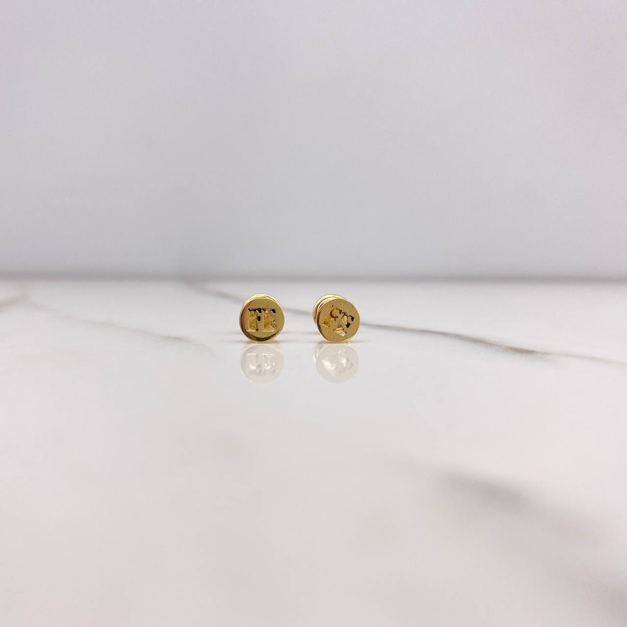 Stud Earrings Fe 0.75gr / Smooth Yellow Gold $