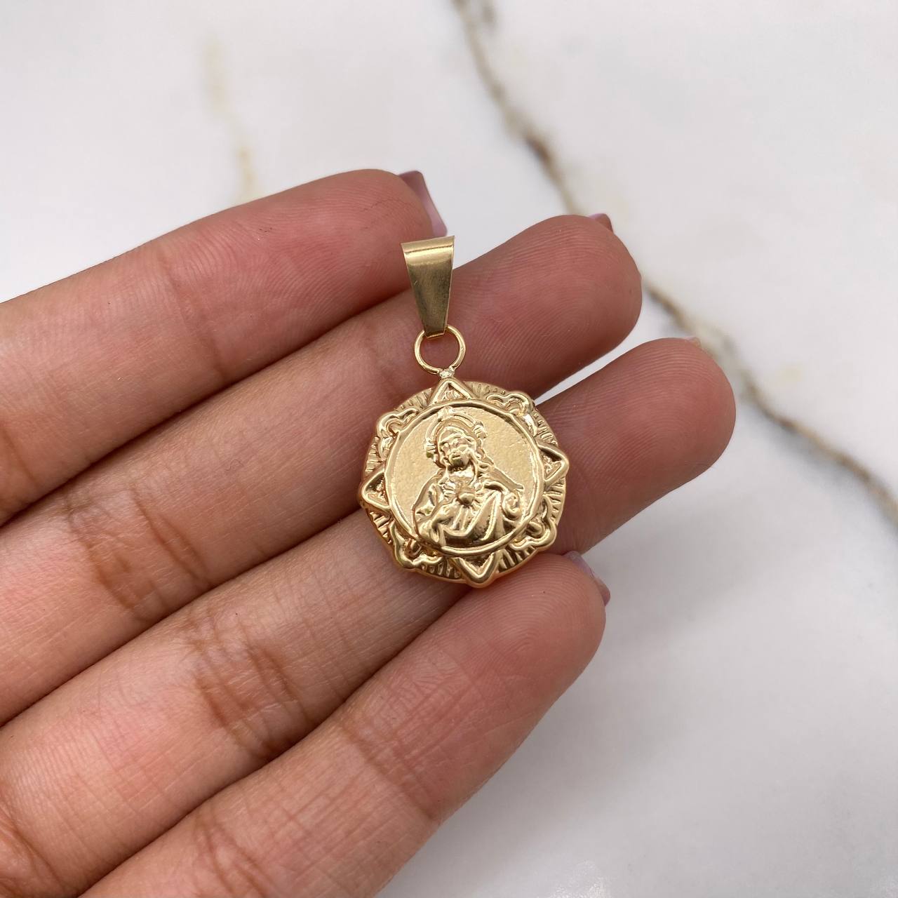 Pendant Sacred Heart of Jesus 1.5gr / 2.5cm / Yellow Gold Stamped &