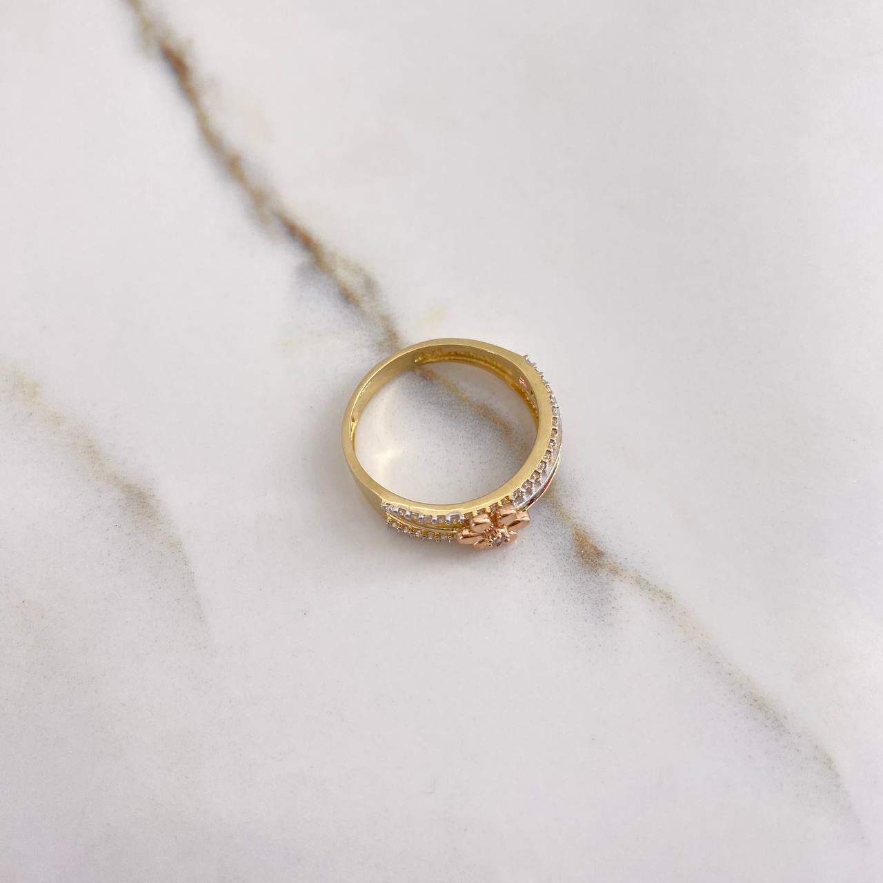 Double Line Flower Ring 3.25gr / Size 7 1/2 / White, Purple, Pink, Blue Zircons Three Golds &