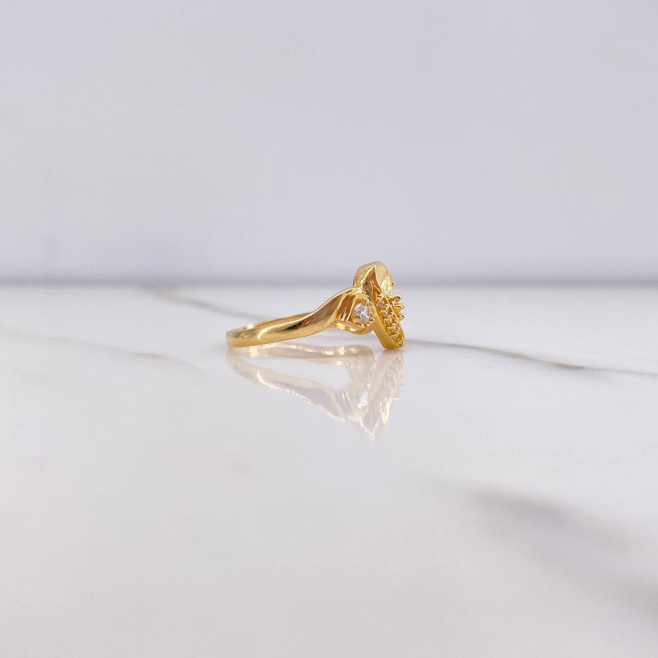 Heart Ring 2.35gr / Size 6 / White Zircon Silhouette Yellow Gold &
