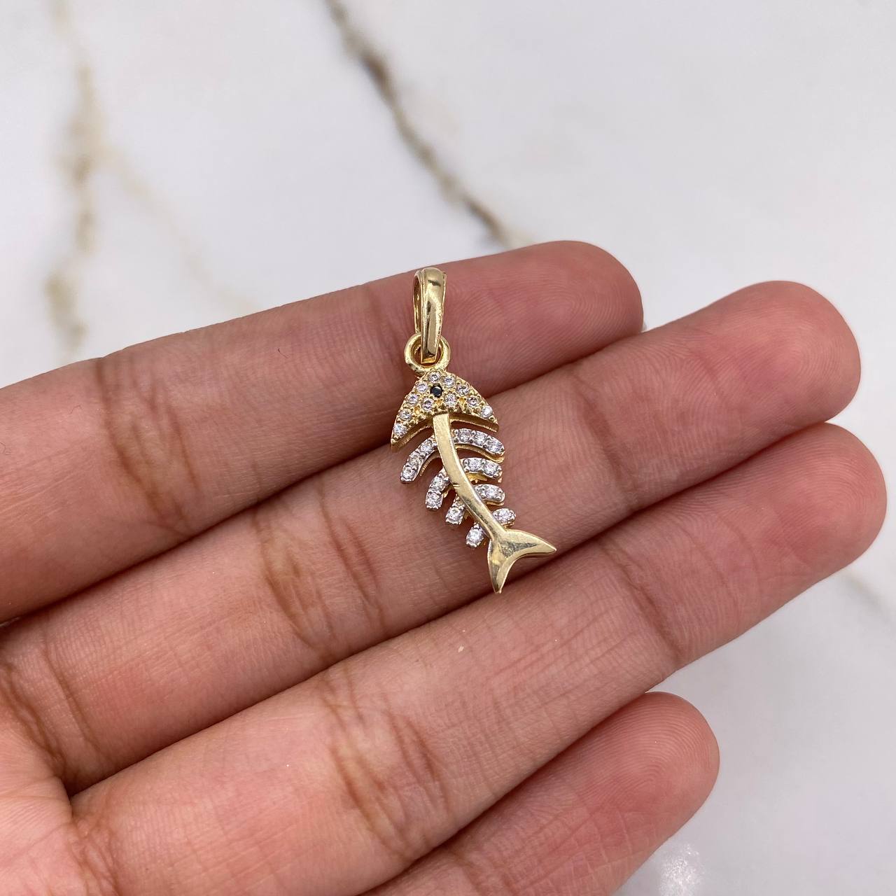 Pendant Skeleton Fish 2.05gr / 2.5cm / White Zircons Yellow Gold $