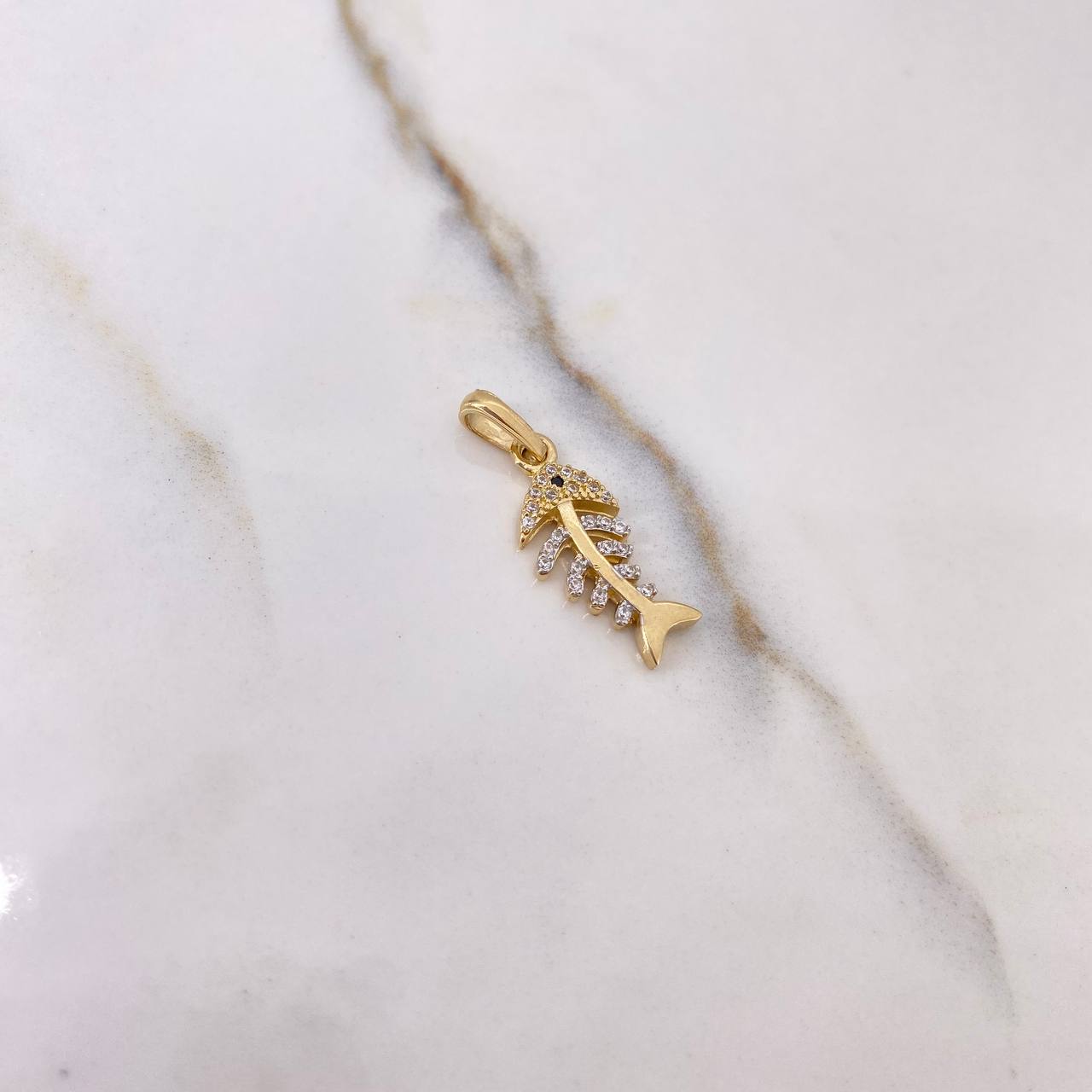 Pendant Skeleton Fish 2.05gr / 2.5cm / White Zircons Yellow Gold $
