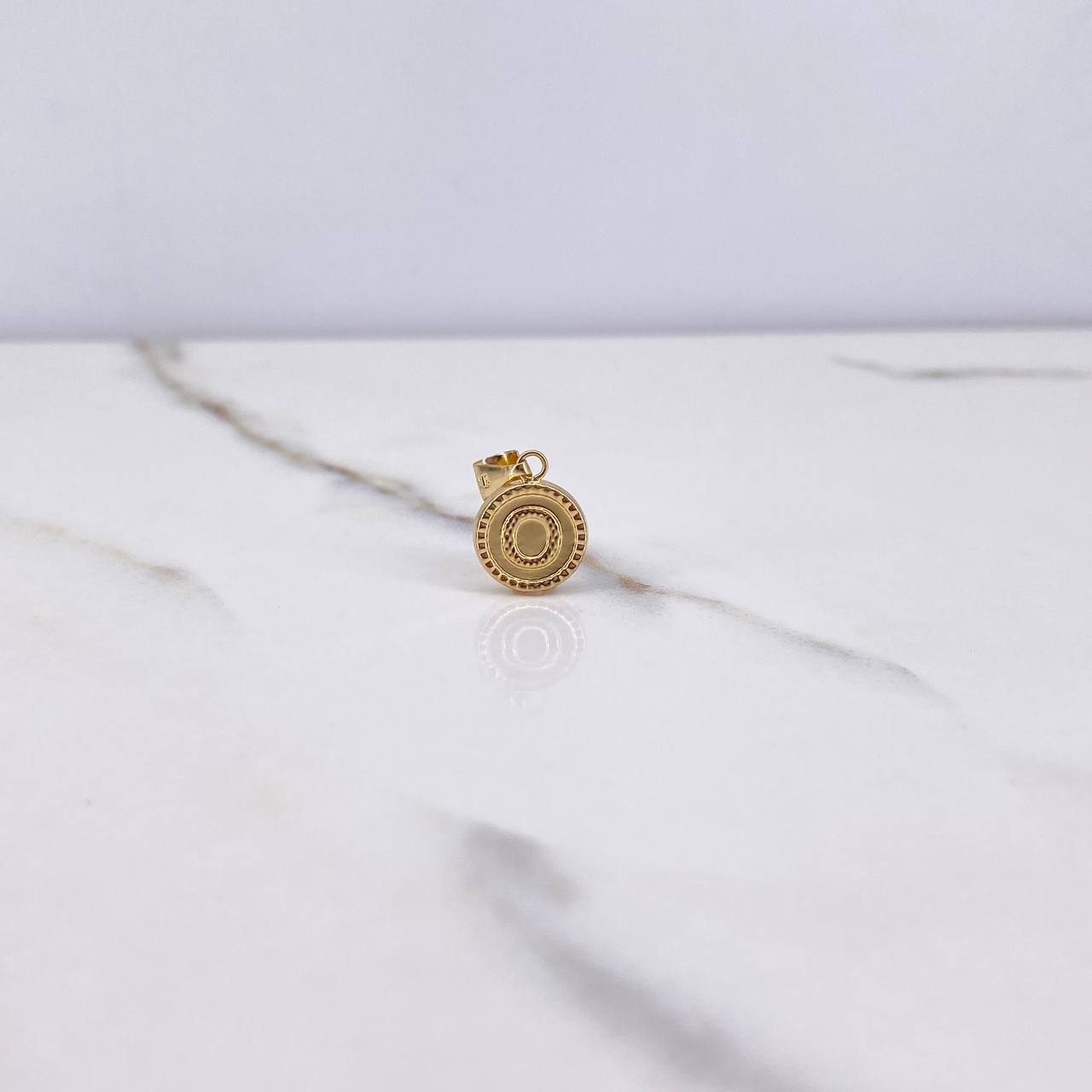 Pendant Letter O 0.65gr / 1.8cm / Yellow Gold Stamped $