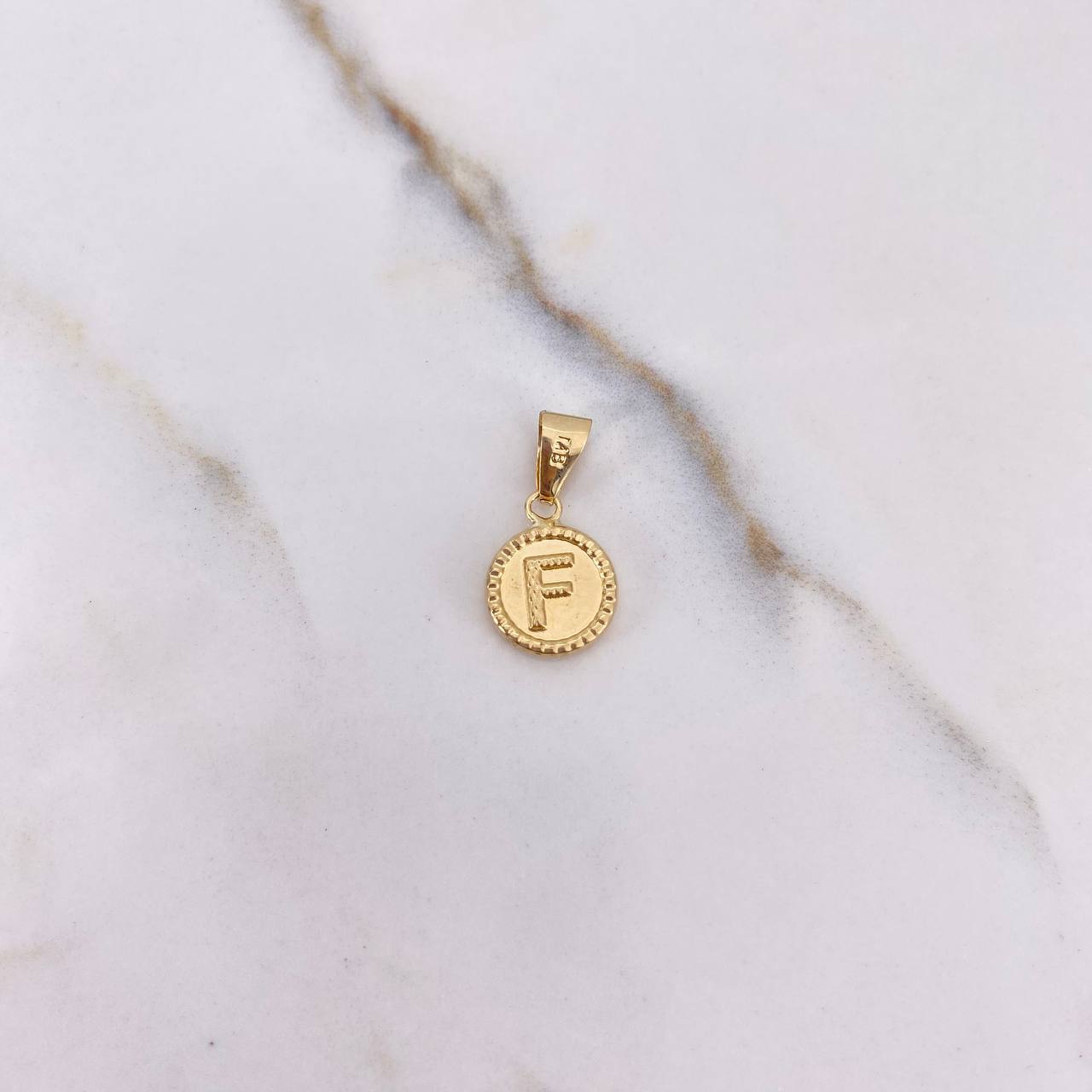 Pendant Letter F 0.6gr / 1.8cm / Yellow Gold Stamped $