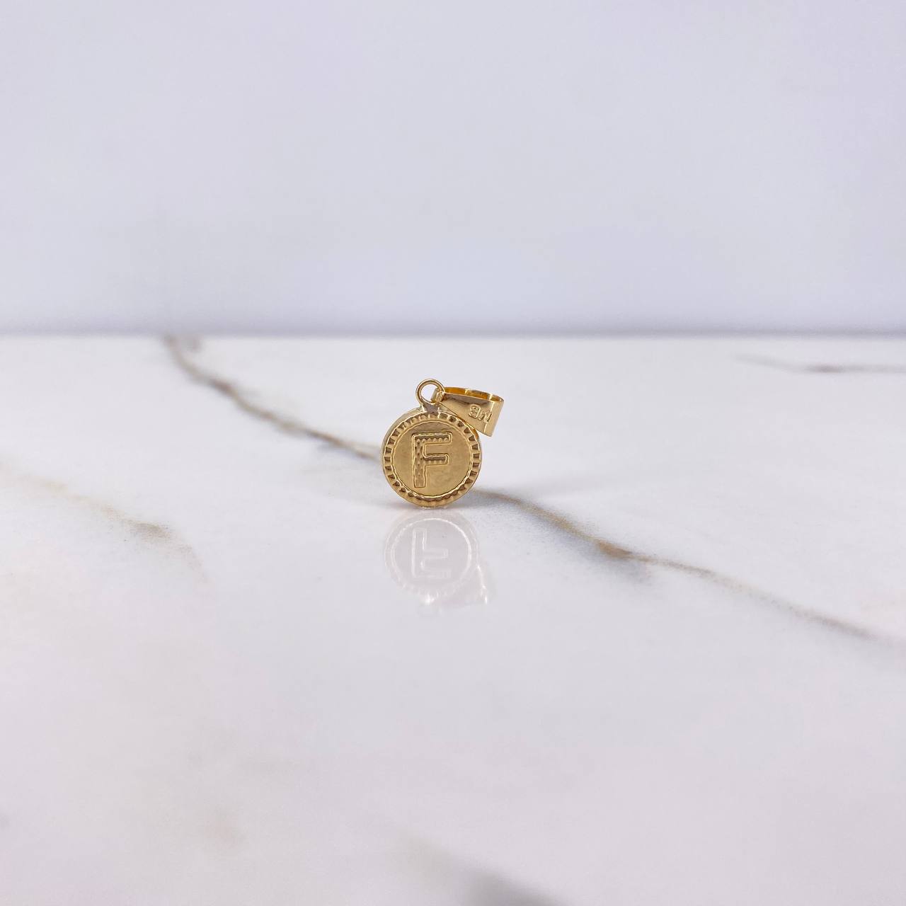 Pendant Letter F 0.6gr / 1.8cm / Yellow Gold Stamped $