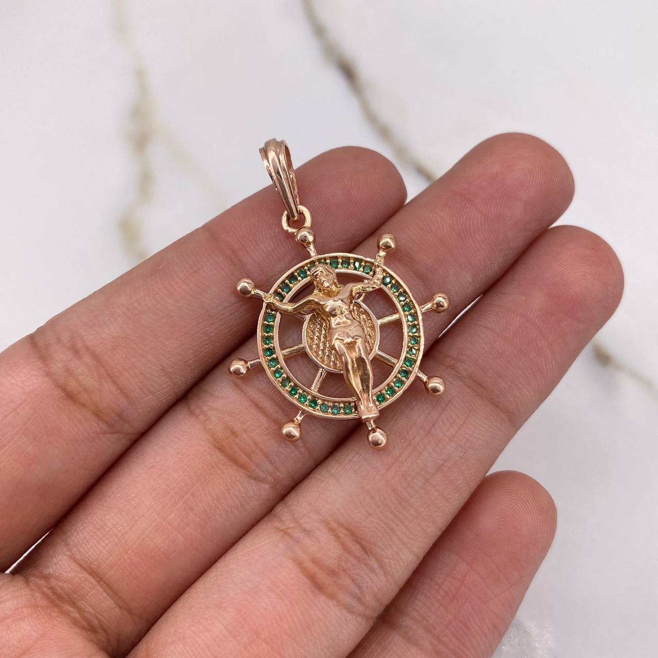 Pendant Cristo Timon 4.35gr / 3.4cm / Green Zirconia Rose Gold $