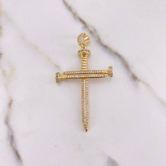 Dije Cruz Clavos 6.15gr / 5.3cm / Circones Blancos Oro Amarillo $