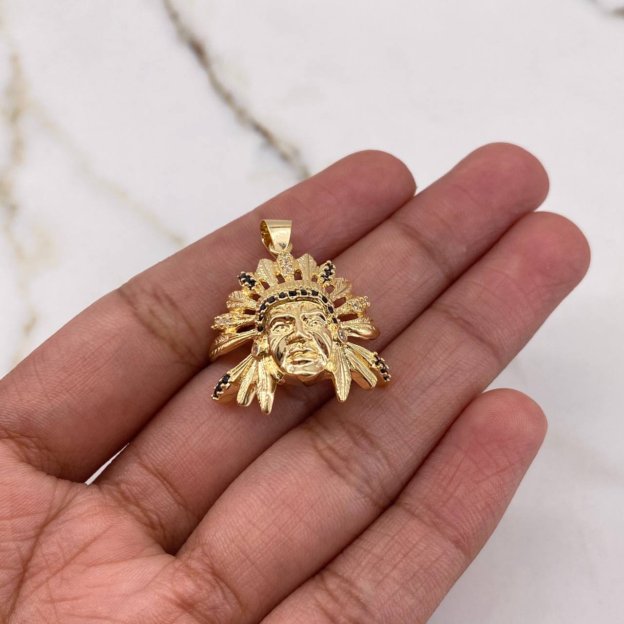 Pendant Indian 5.5gr / 2.6cm / Black White Zircons Yellow Gold &