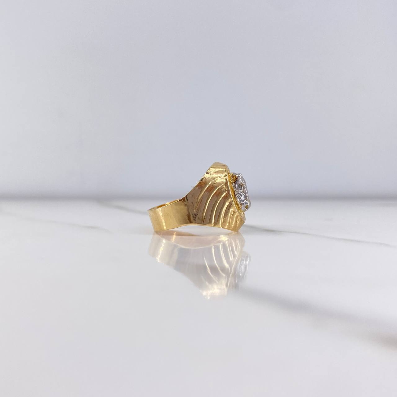 Anillo Vaca 4.4gr / T8 1/4 / Circones Blancos Dos Oros Amarillo Blanco &