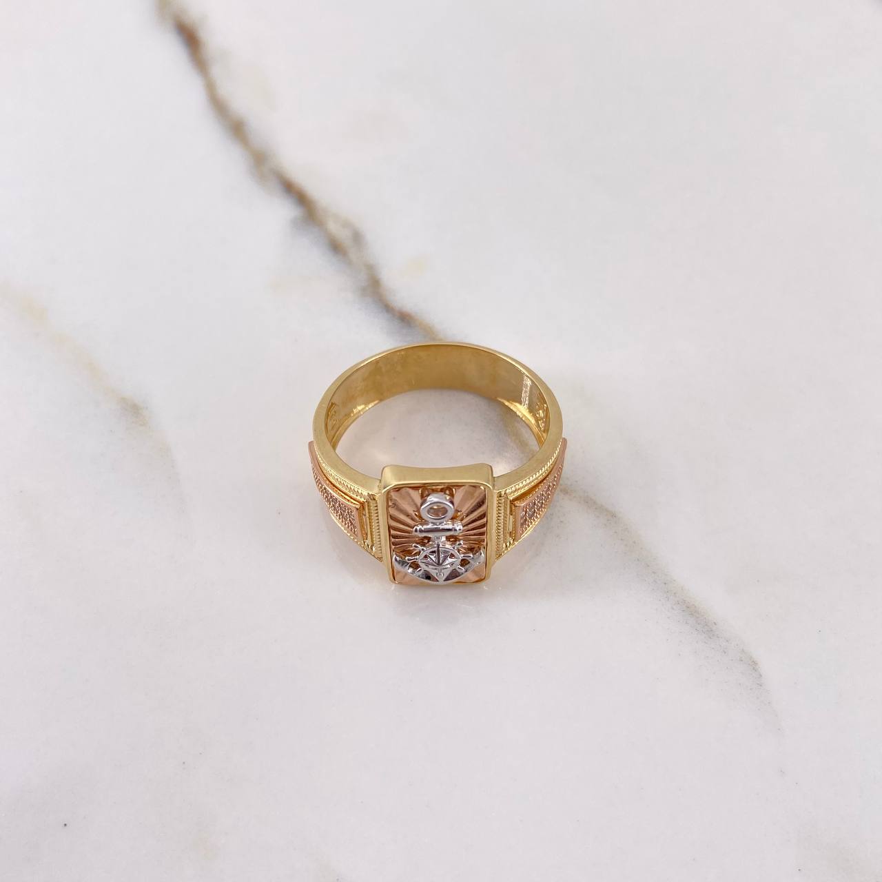 Anchor Ring 7.95gr / T10 3/4 / White Zircons Three Golds &