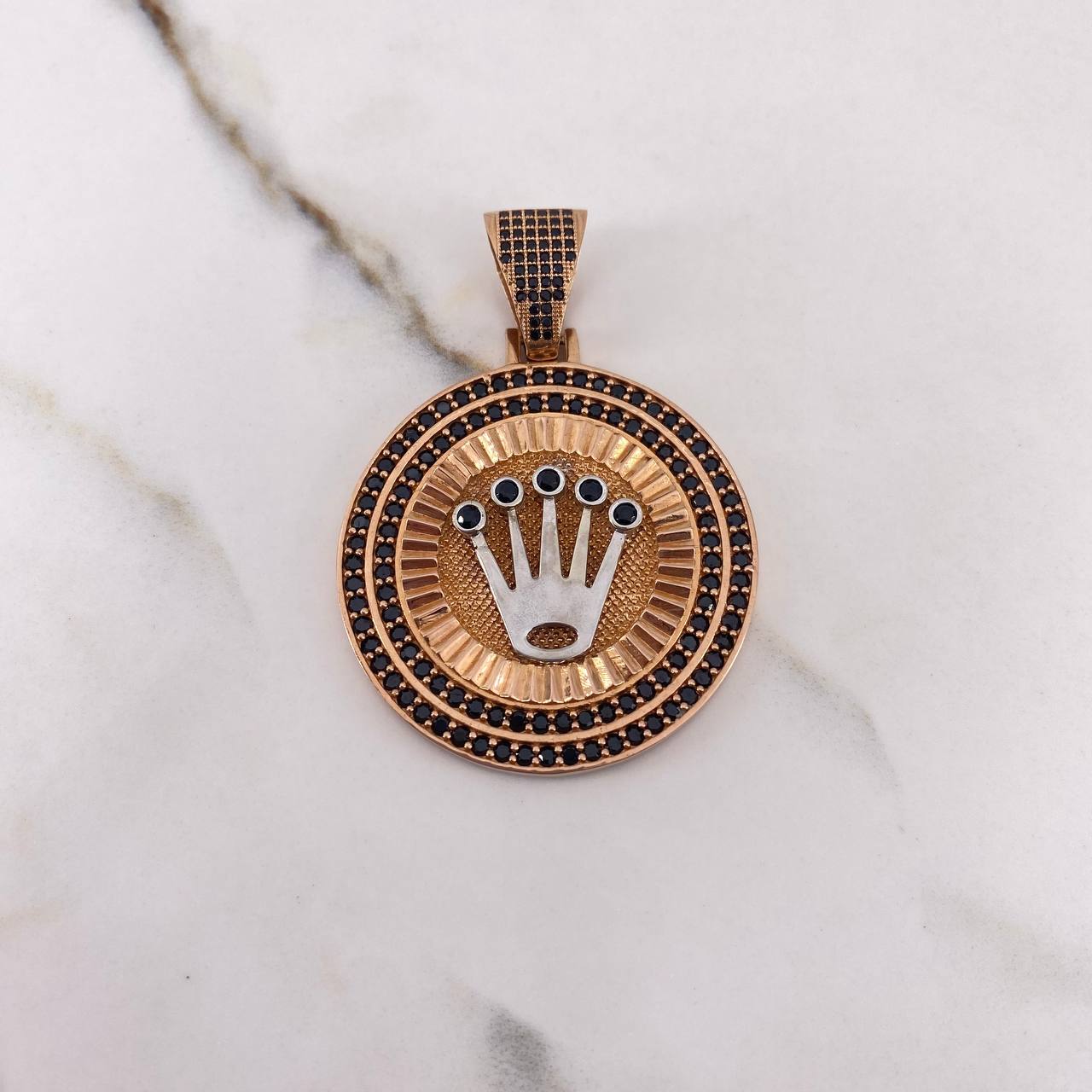 Pendant Medalla Corona RX 20gr / 5.3cm / Black Zircons Two White and Rose Golds &