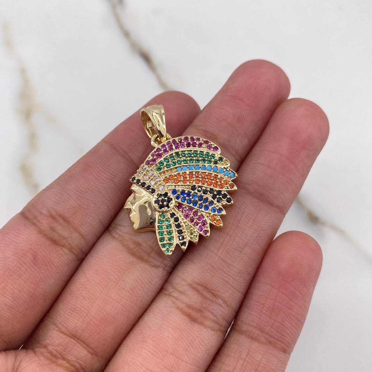 Pendant Indian 5.35gr / 2.9cm / Colored Zircons Yellow Gold &