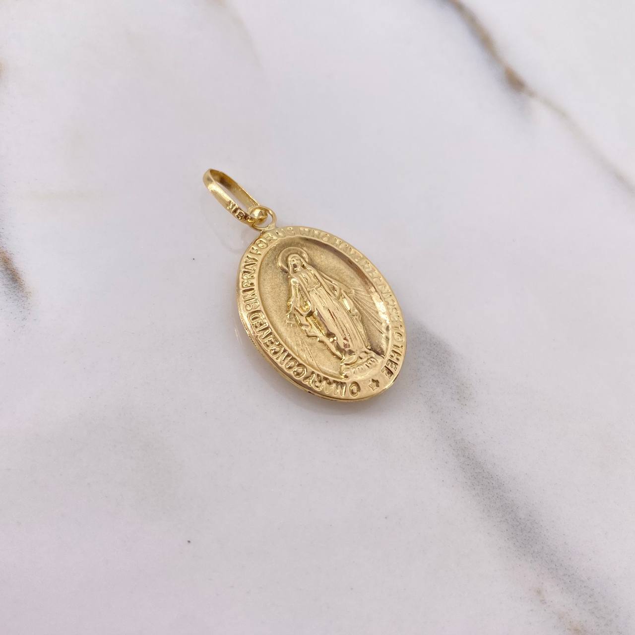 Pendant Miraculous Virgin 1.95gr / 3.1cm / Yellow Gold Stamped &