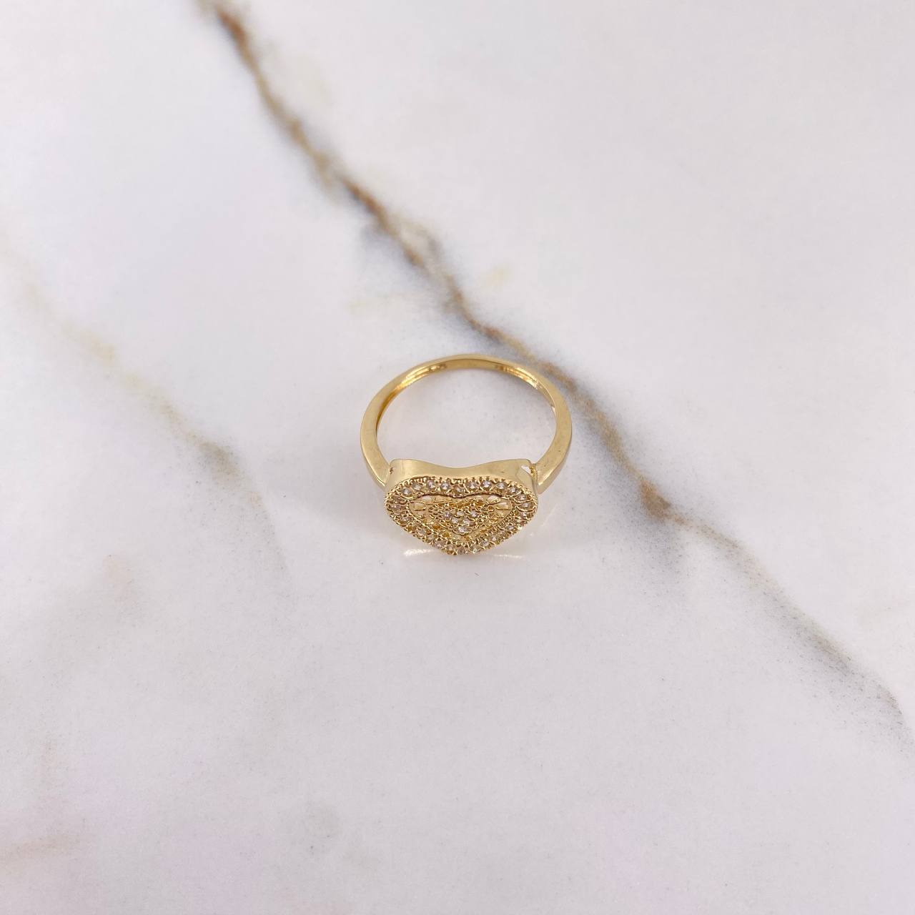 Heart Ring 2.5gr / Size 6 3/4 / White Zircons Yellow Gold &