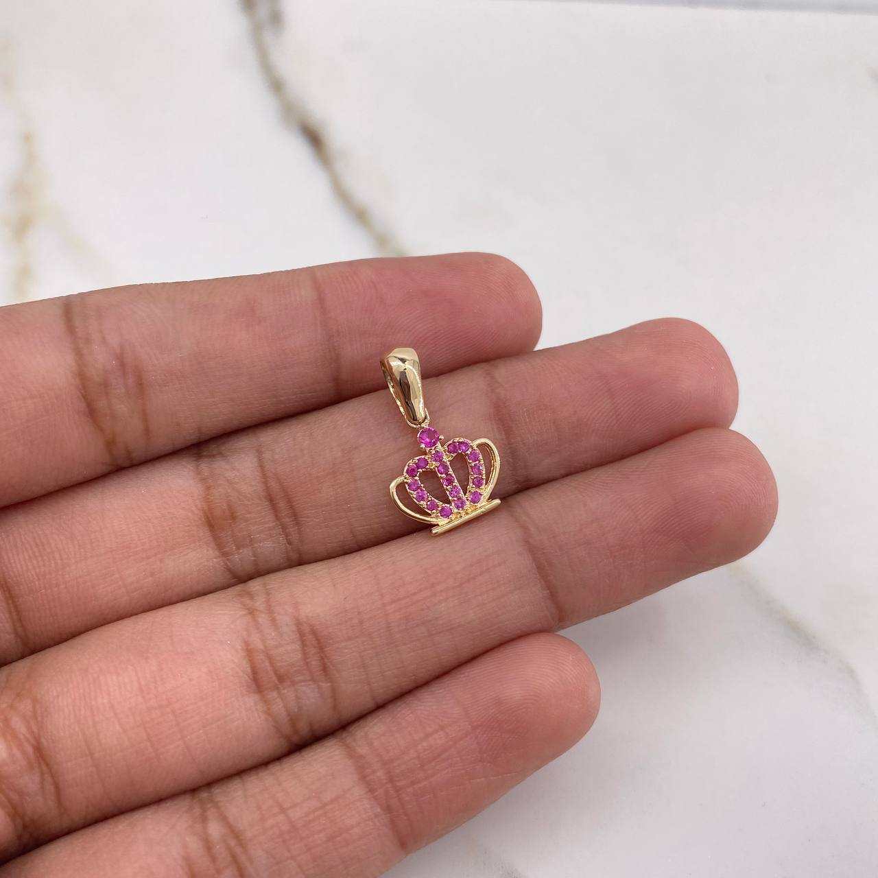 Pendant Corona 0.9gr / 1.6cm / Fuchsia Zircons Yellow Gold $