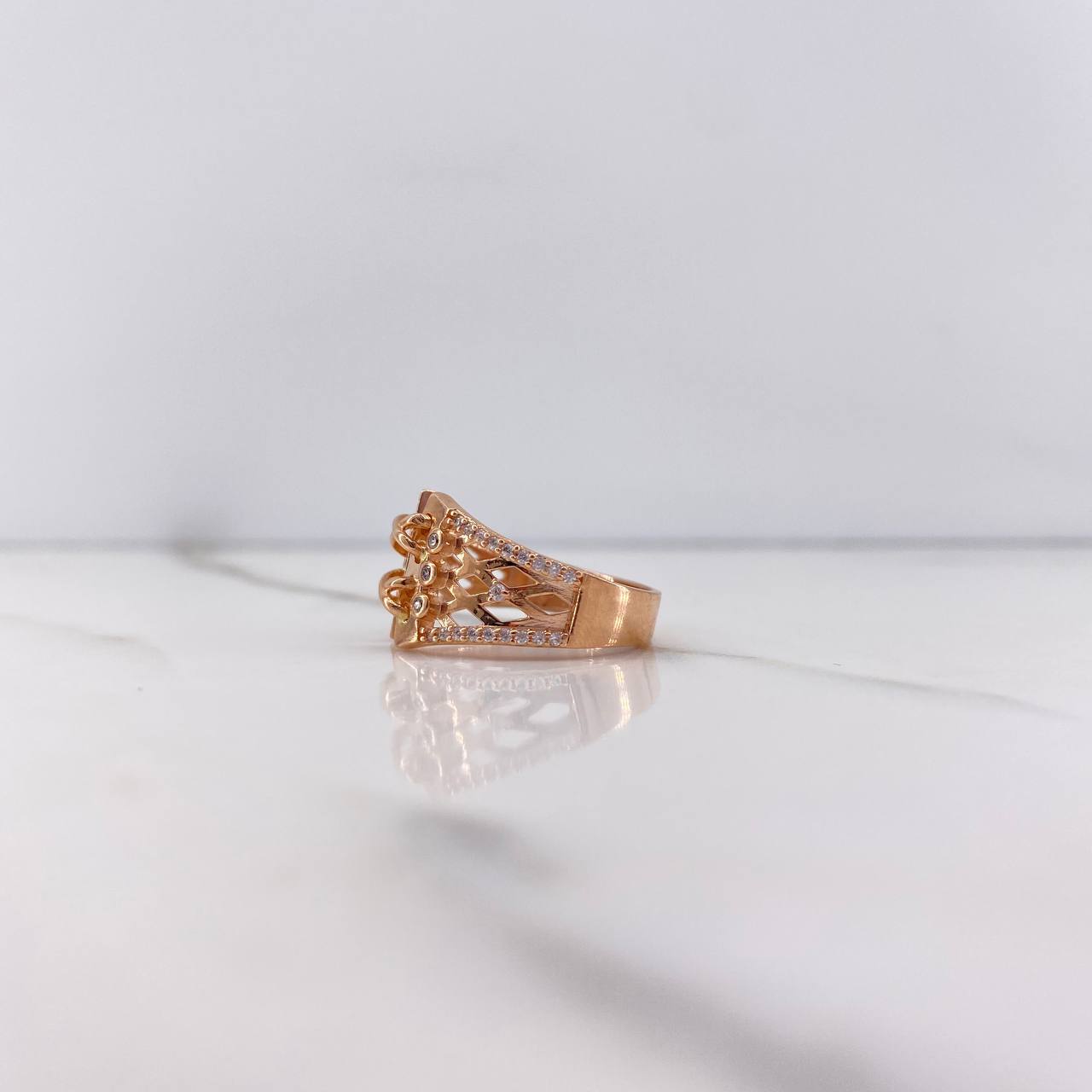 Corset Ring 4.5gr / Size 7 3/4 / White Zircons Rose Gold &