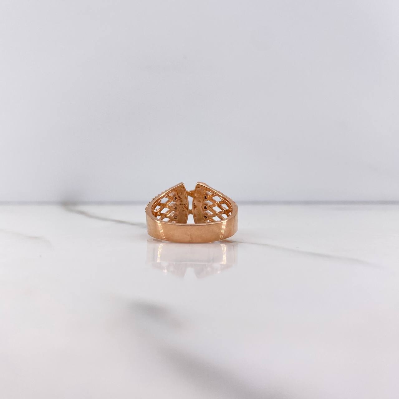 Corset Ring 4.5gr / Size 7 3/4 / White Zircons Rose Gold &