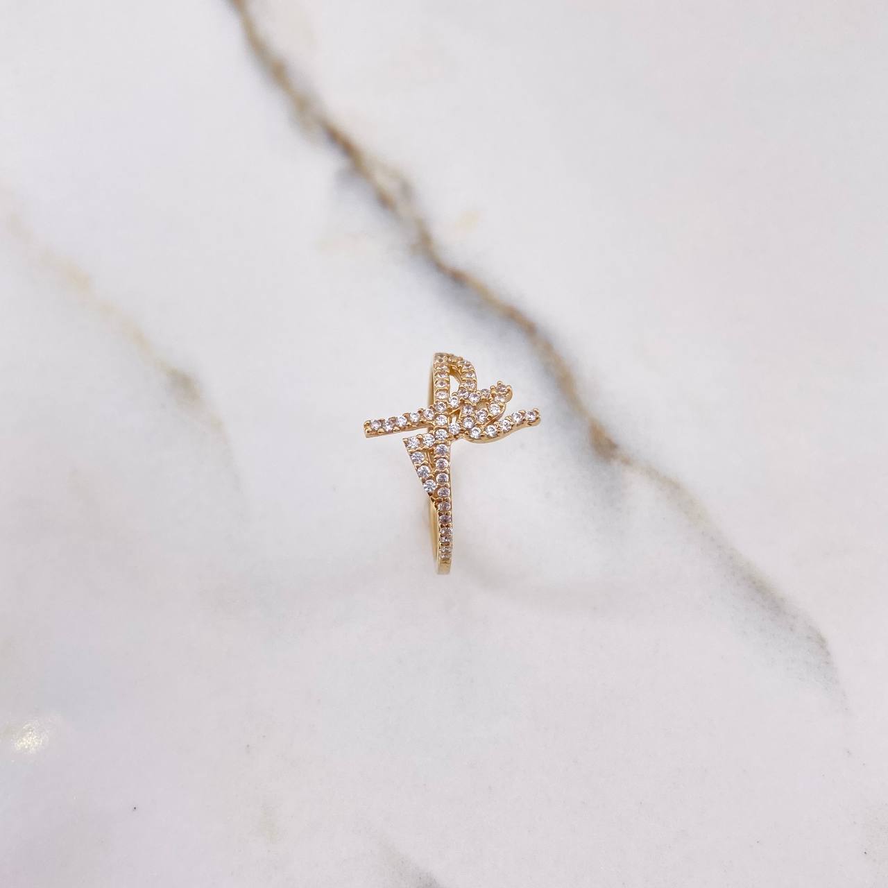 Ring Fe 1.8gr / T5 1/2 / White Zircons Yellow Gold $