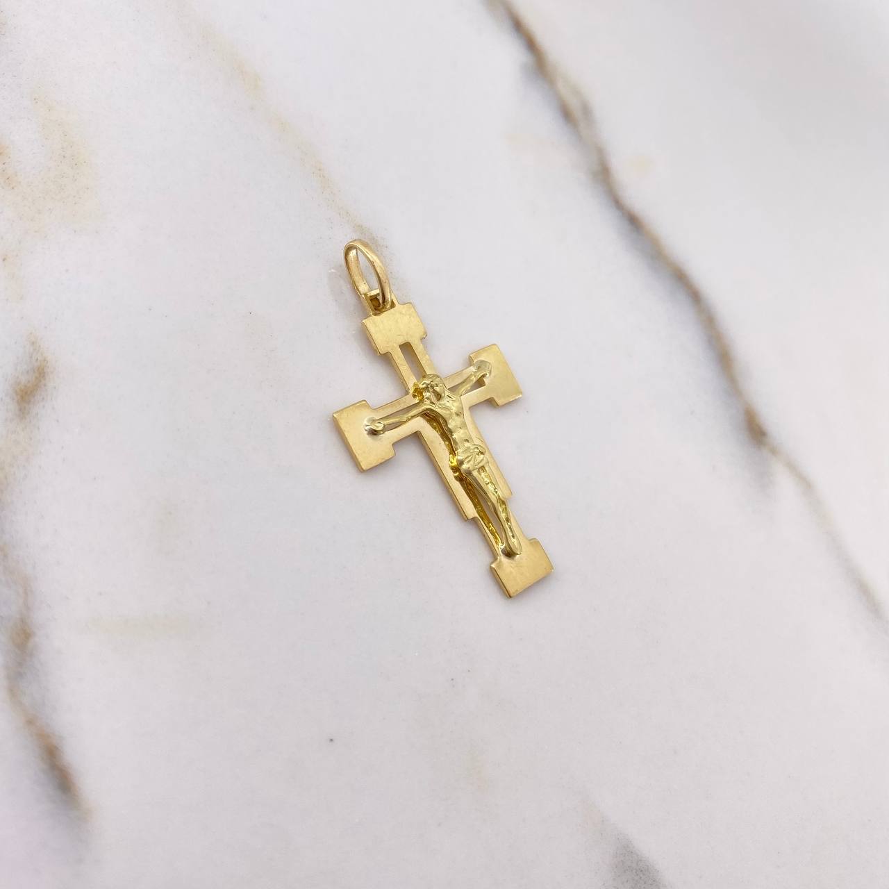 Pendant Cross Christ 2.35gr / 3.2cm / Flat Yellow Gold $