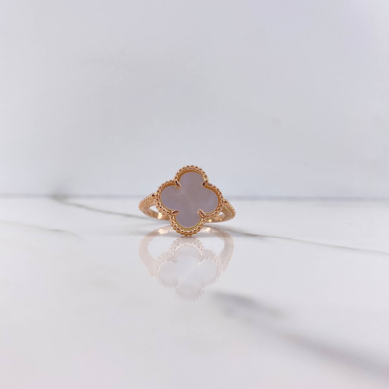 Anillo Trebol  4.25gr / T8 / Nacar Blanco Oro Rosa Nac.Esp. &