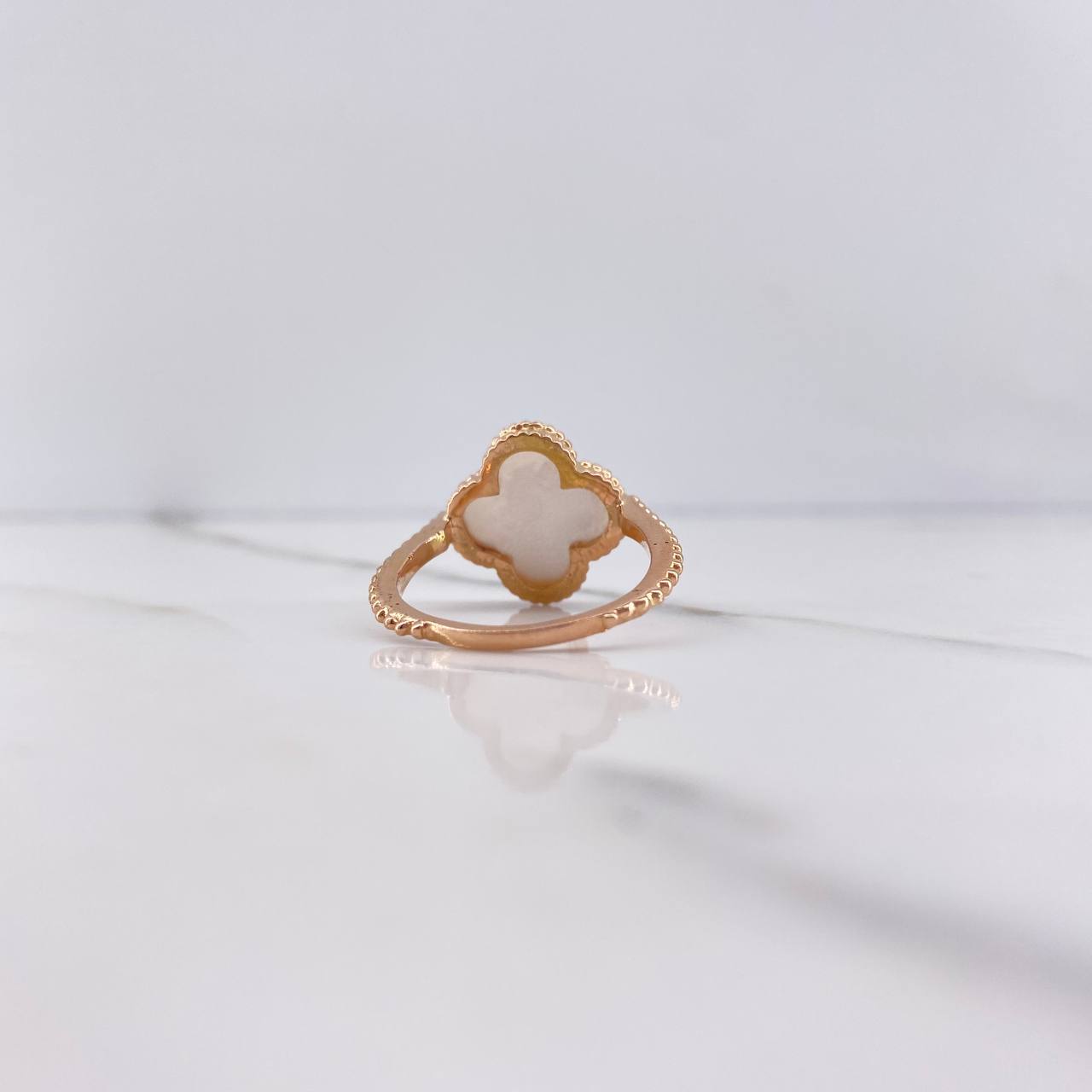 Anillo Trebol  4.25gr / T8 / Nacar Blanco Oro Rosa Nac.Esp. &