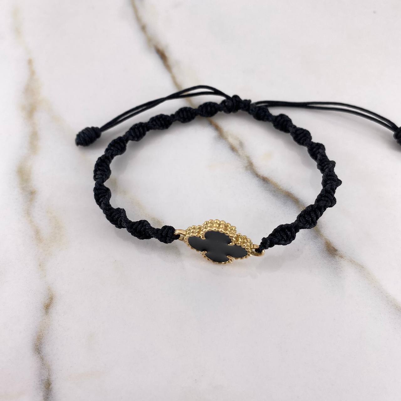 Pulsera Negra Trebol 3gr / Resina Negra Oro Amarillo $