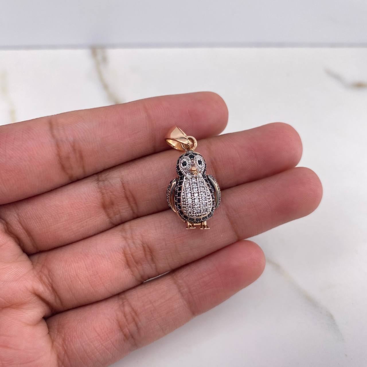 Pendant Penguin 3.75gr / 2.7cm / Black and White Zircons Two Golds White Rose $