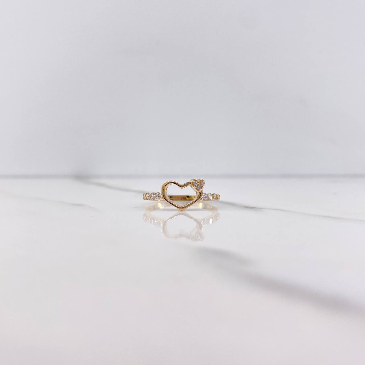 Heart Silhouette Ring 1.75gr / Size 5 3/4 / White Zircons Yellow Gold &