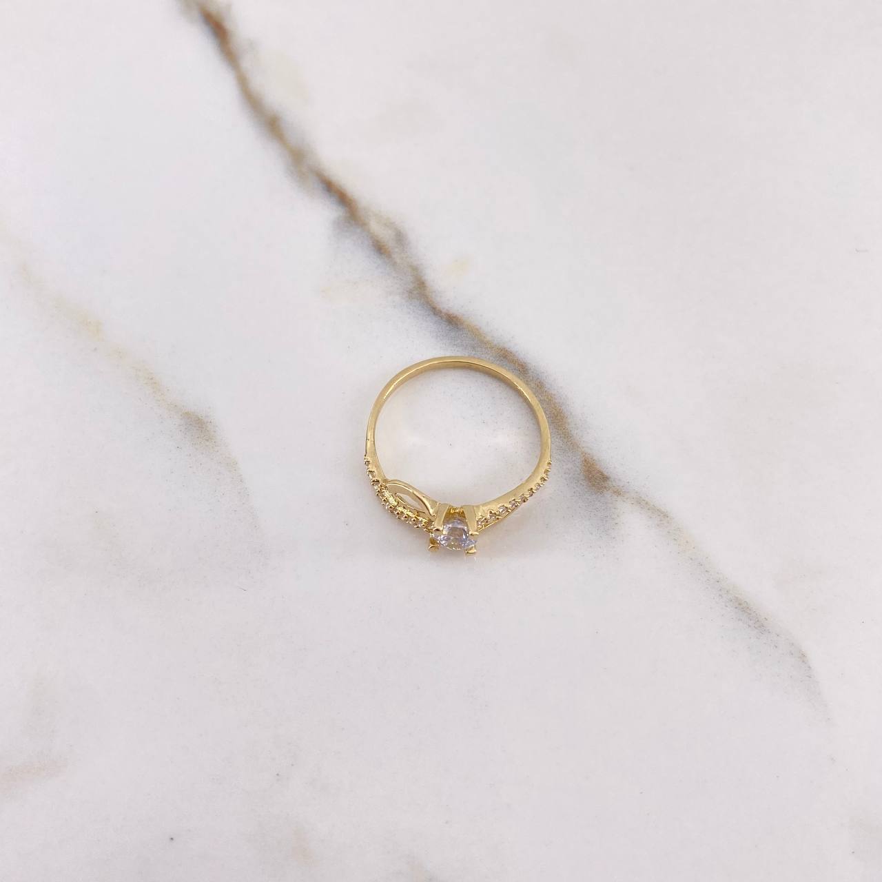 Infinity Ring 1.95gr / Size 7 1/4 / White Zircons Yellow Gold &