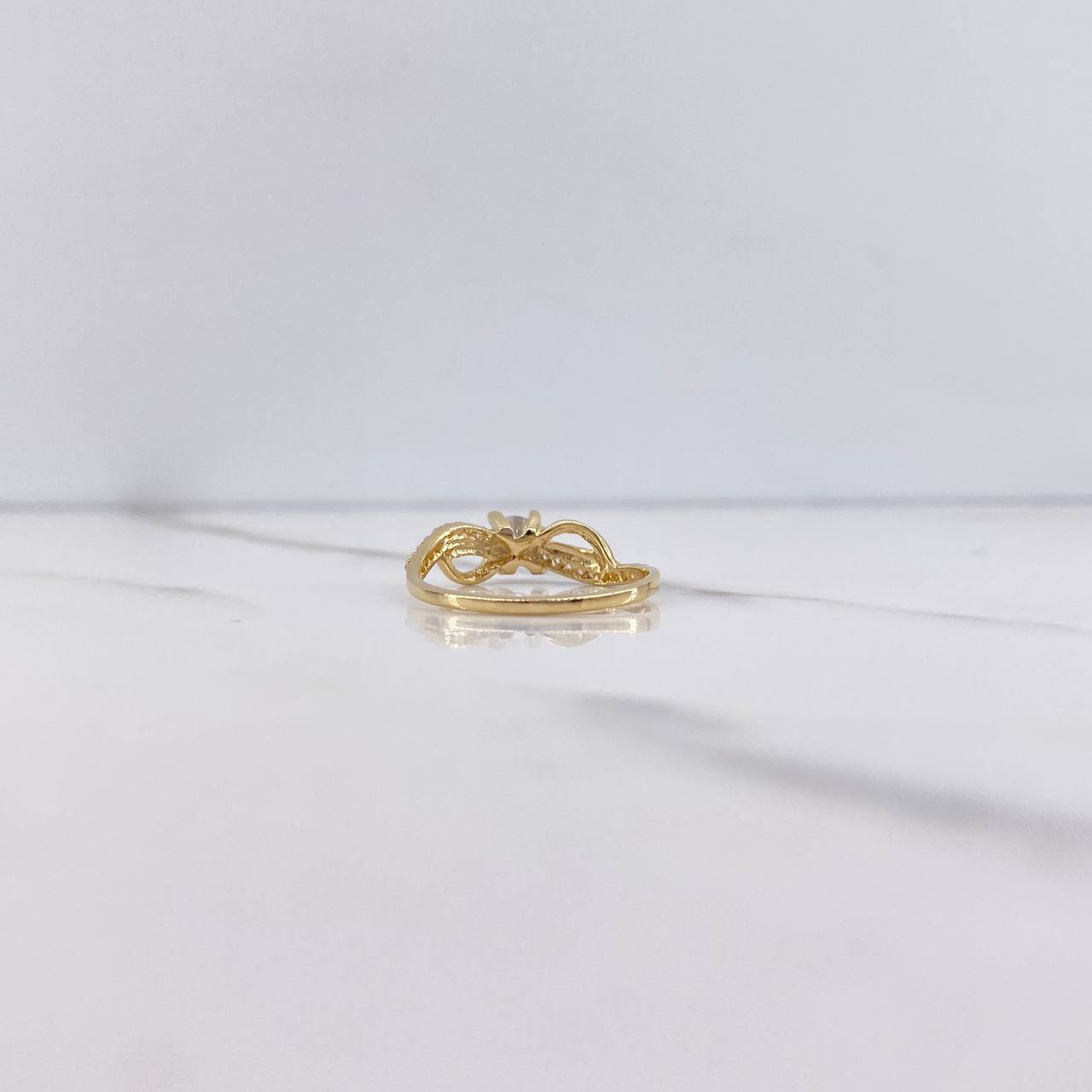 Infinity Ring 1.95gr / Size 7 1/4 / White Zircons Yellow Gold &