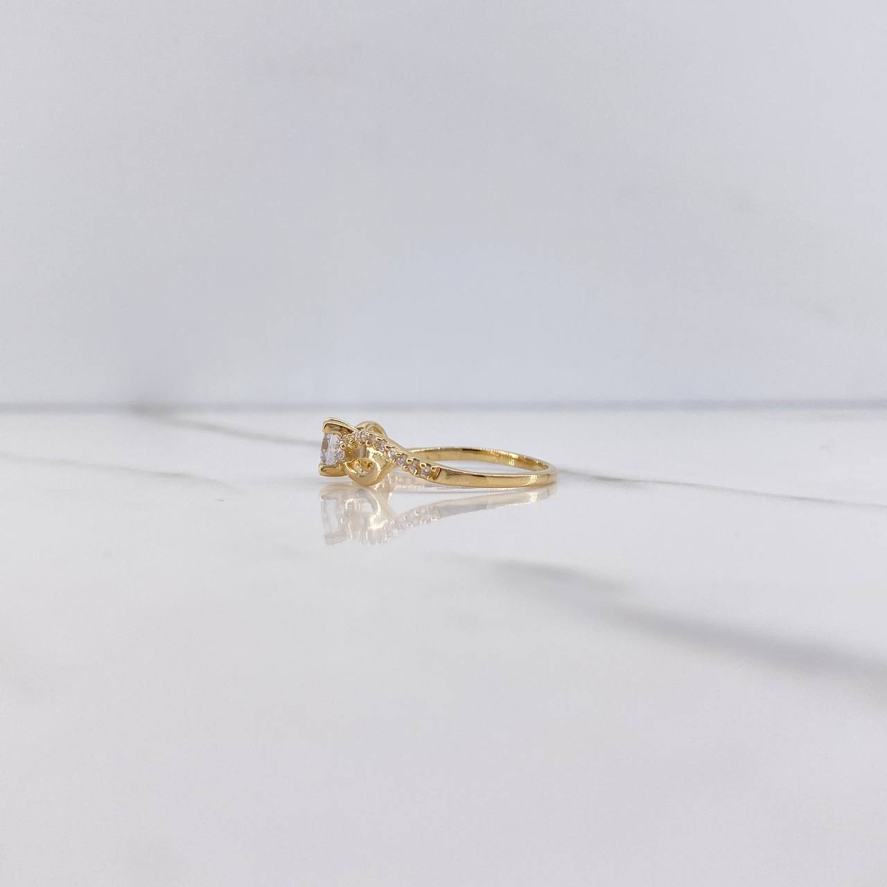 Infinity Ring 1.95gr / Size 7 1/4 / White Zircons Yellow Gold &