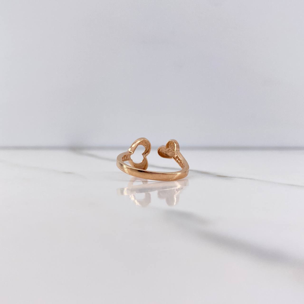 Heart Hug Ring 1.95gr / Size 6 1/2 / White Zircons Rose Gold &