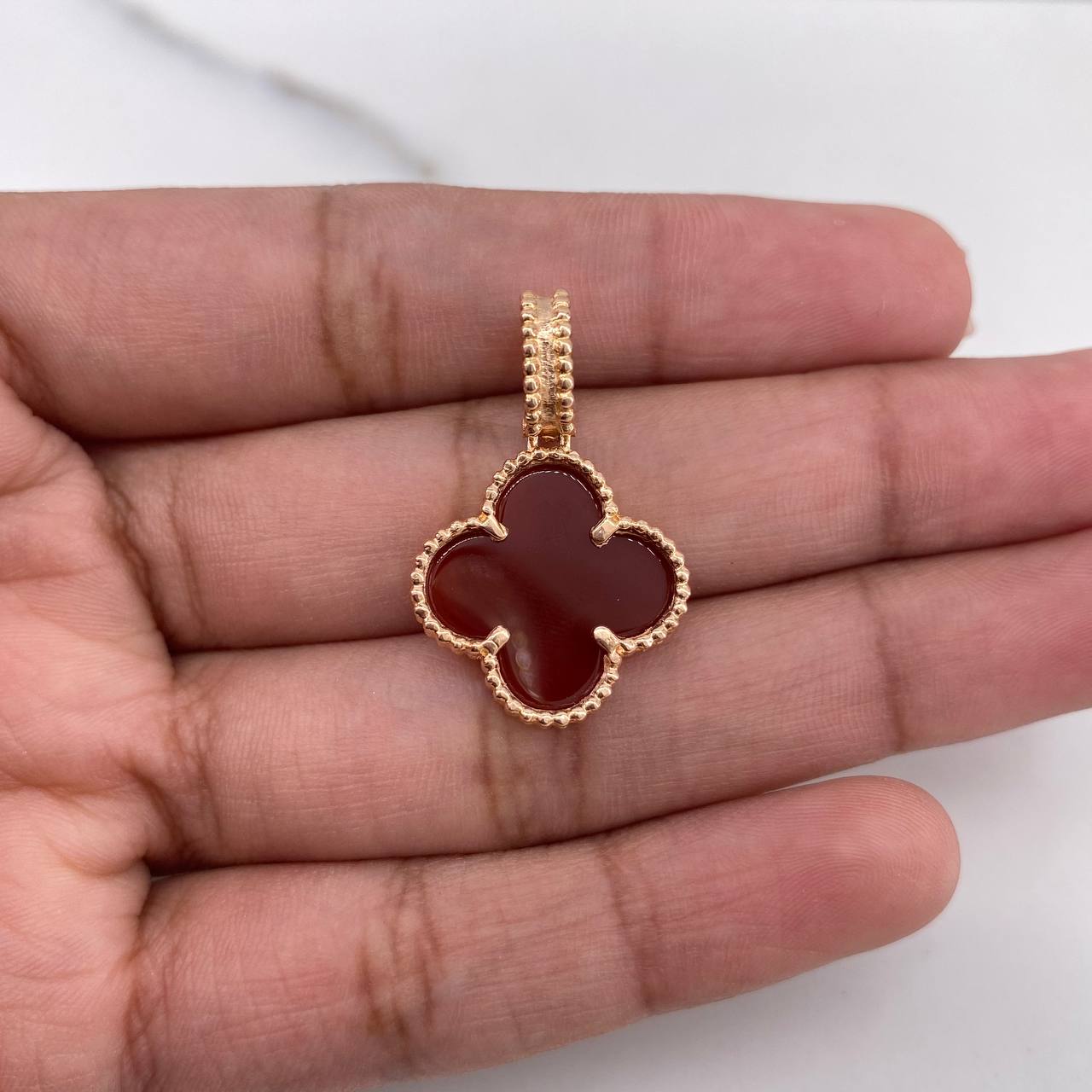 Pendant Clover 3.3gr / 2.6cm / Red Agate Rose Gold $