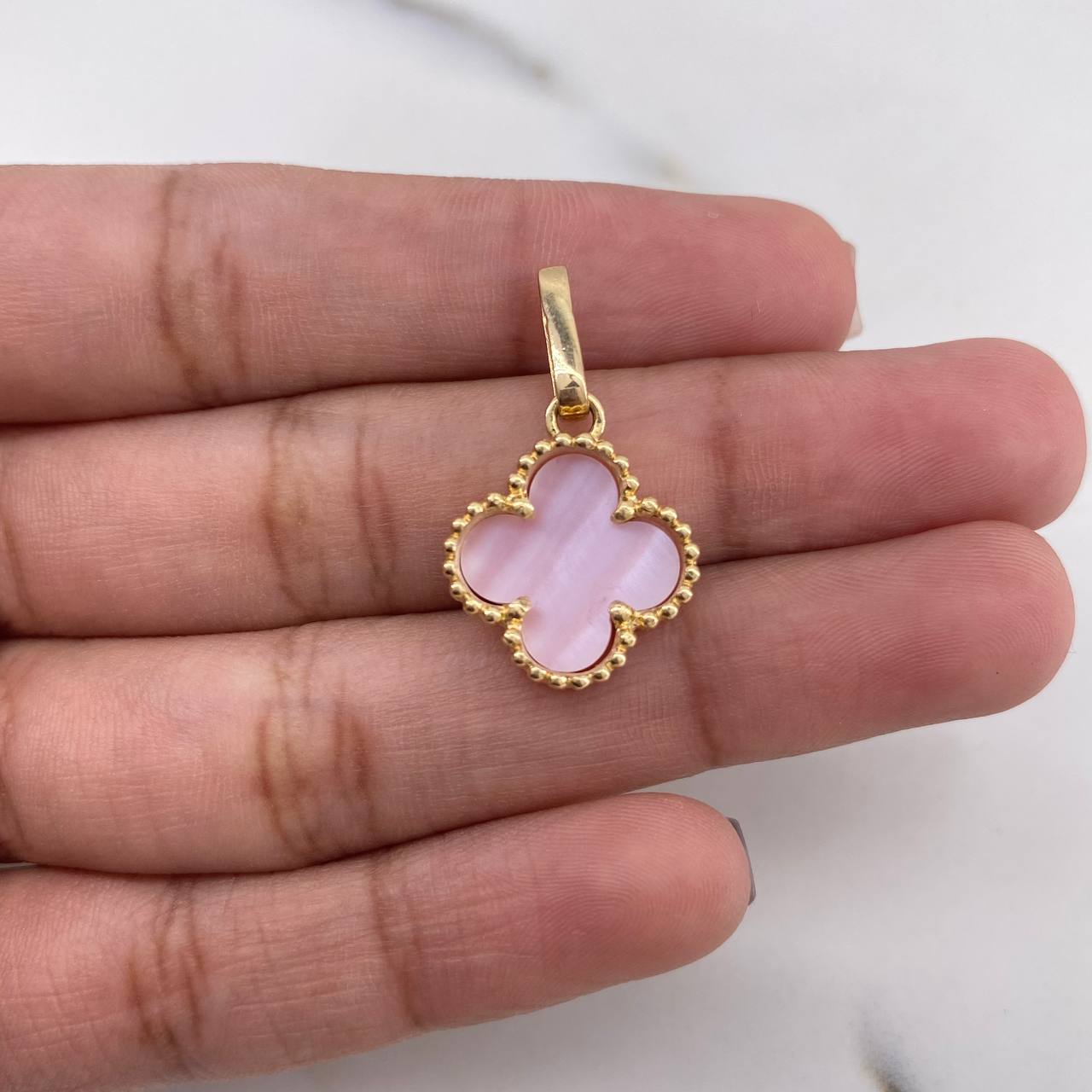 Dije Trebol 2.7gr / 2.5cm / Nacar Rosa Oro Amarillo $