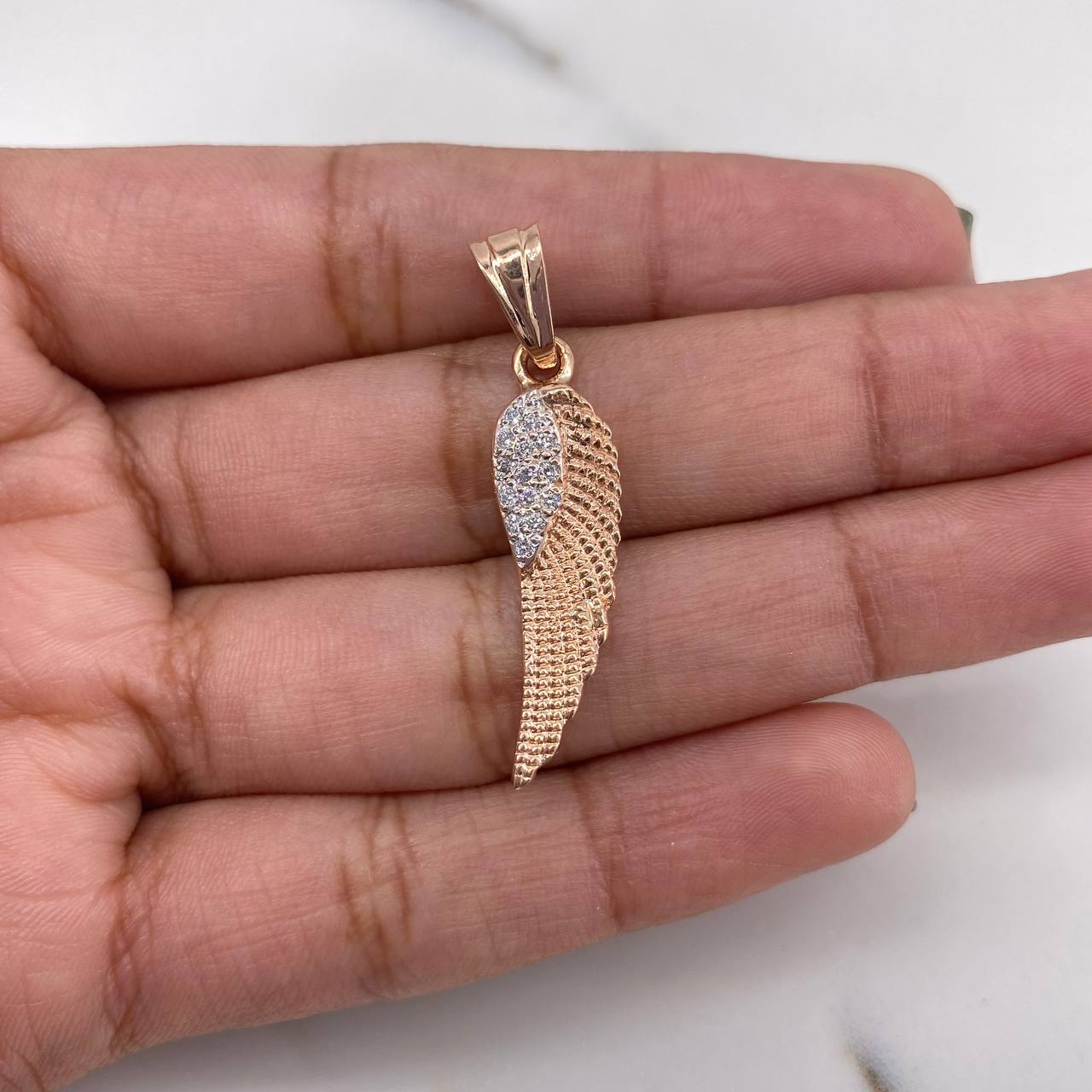 Pendant Wing 3.9gr / 3.4cm / White Zirconia Two-tone 18K White and Rose Gold $