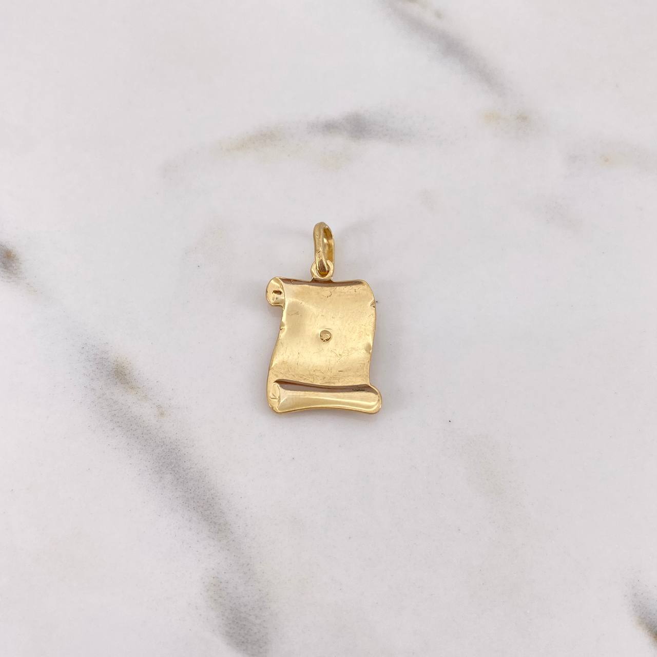 Pendant Parchment Plate Christ 2.65gr / 2.4cm / 18K Yellow Gold $