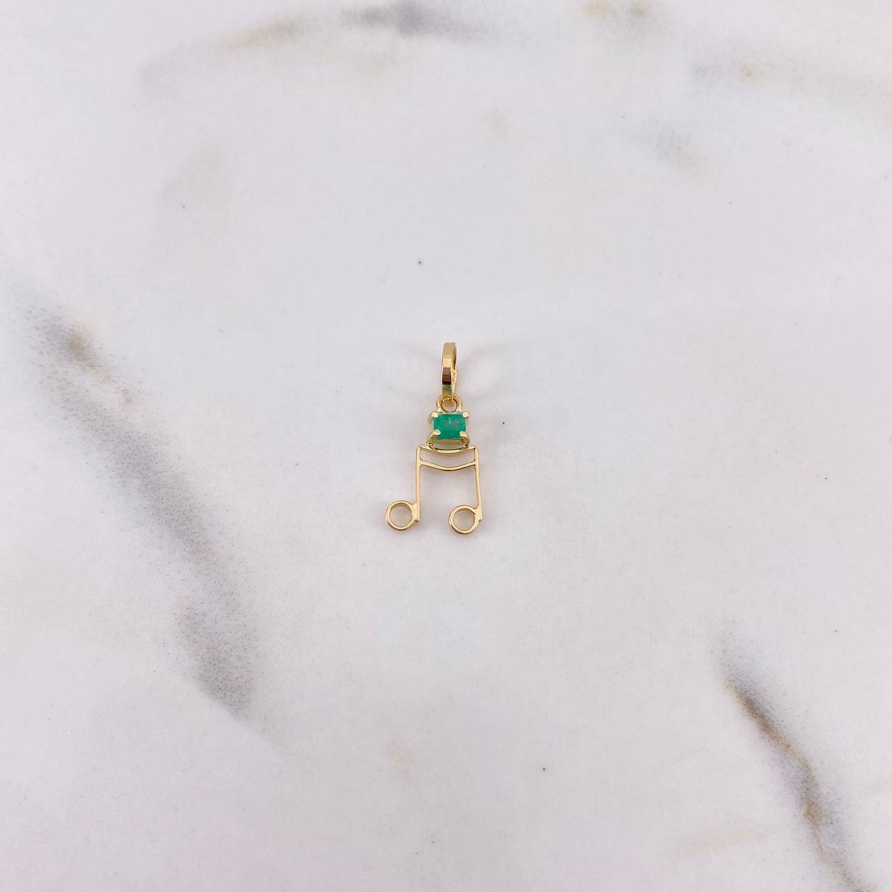 Dije Nota Musical 0.4gr / 1.6cm / Esmeralda 10 Pts Oro Amarillo 18K (Joya) &
