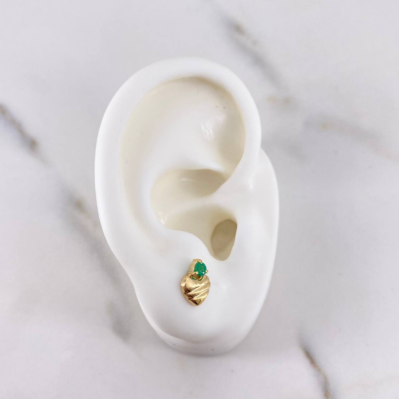 Stud Earrings Corazon Rayas 0.95gr / Esmeralda 13 Pts Oro Amarillo 18K (Jewel) &