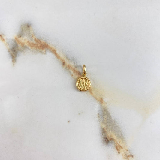 Pendant Letter W 0.35gr / 1.3cm / Smooth Yellow Gold $