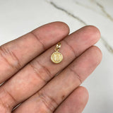 Pendant Letter U 0.35gr / 1.3cm / Smooth Yellow Gold $