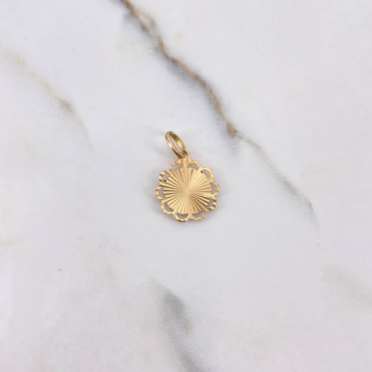 Pendant Woman 1.55gr / 2.1cm / Edges Diamond Cut Yellow Gold $