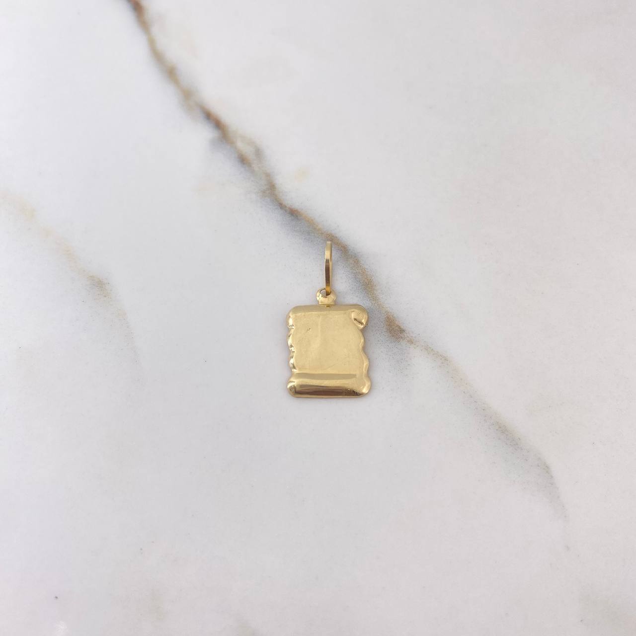Pendant Parchment Plate 0.7gr / 2.2cm / 13mm-10mm Smooth Yellow Gold $