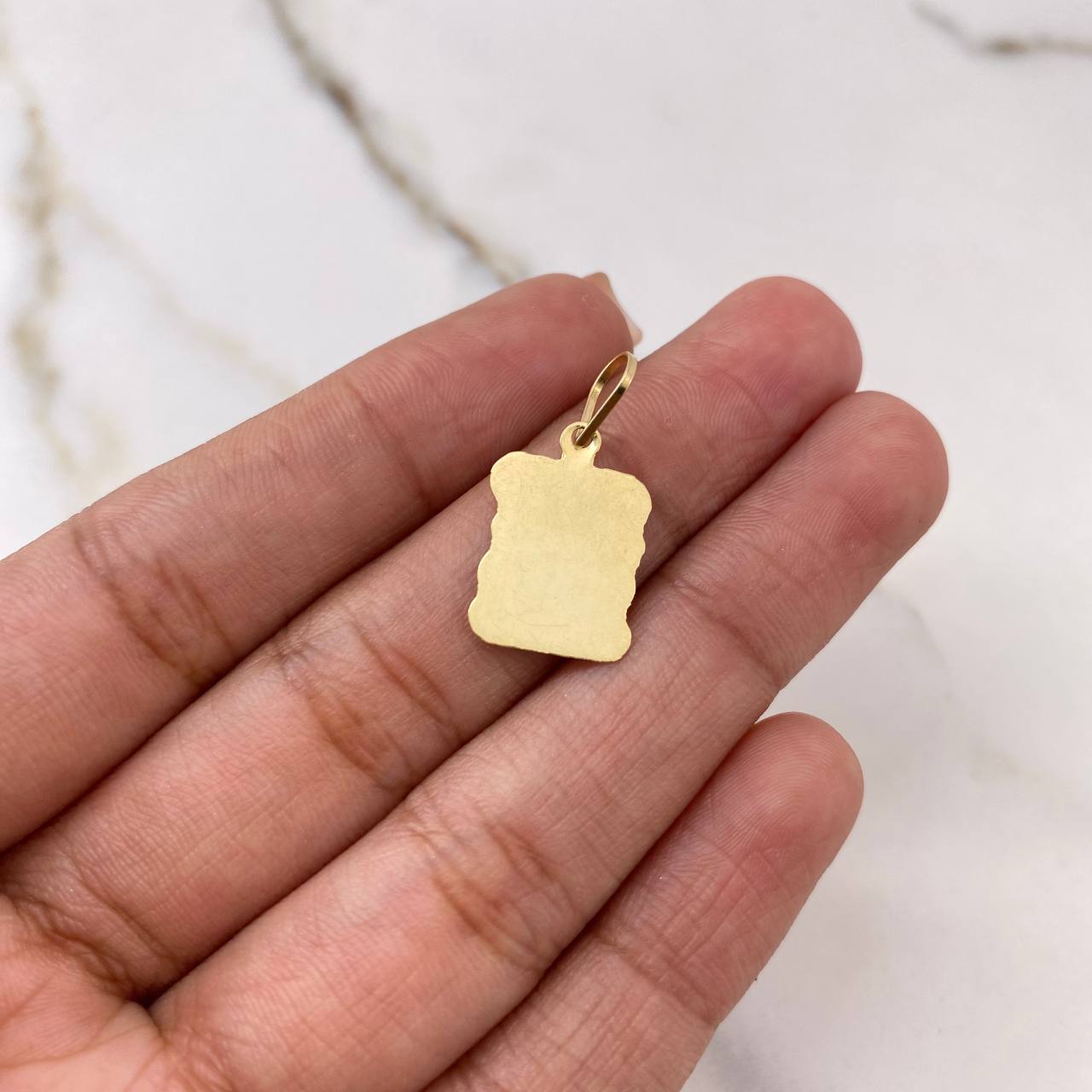 Pendant Parchment Plate 0.9gr / 2.2cm / 13mm-10mm Polished Yellow Gold $