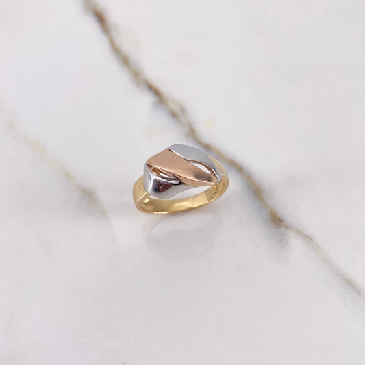 Alliance Ring 4gr / Size 6 1/2 / Three Golds $