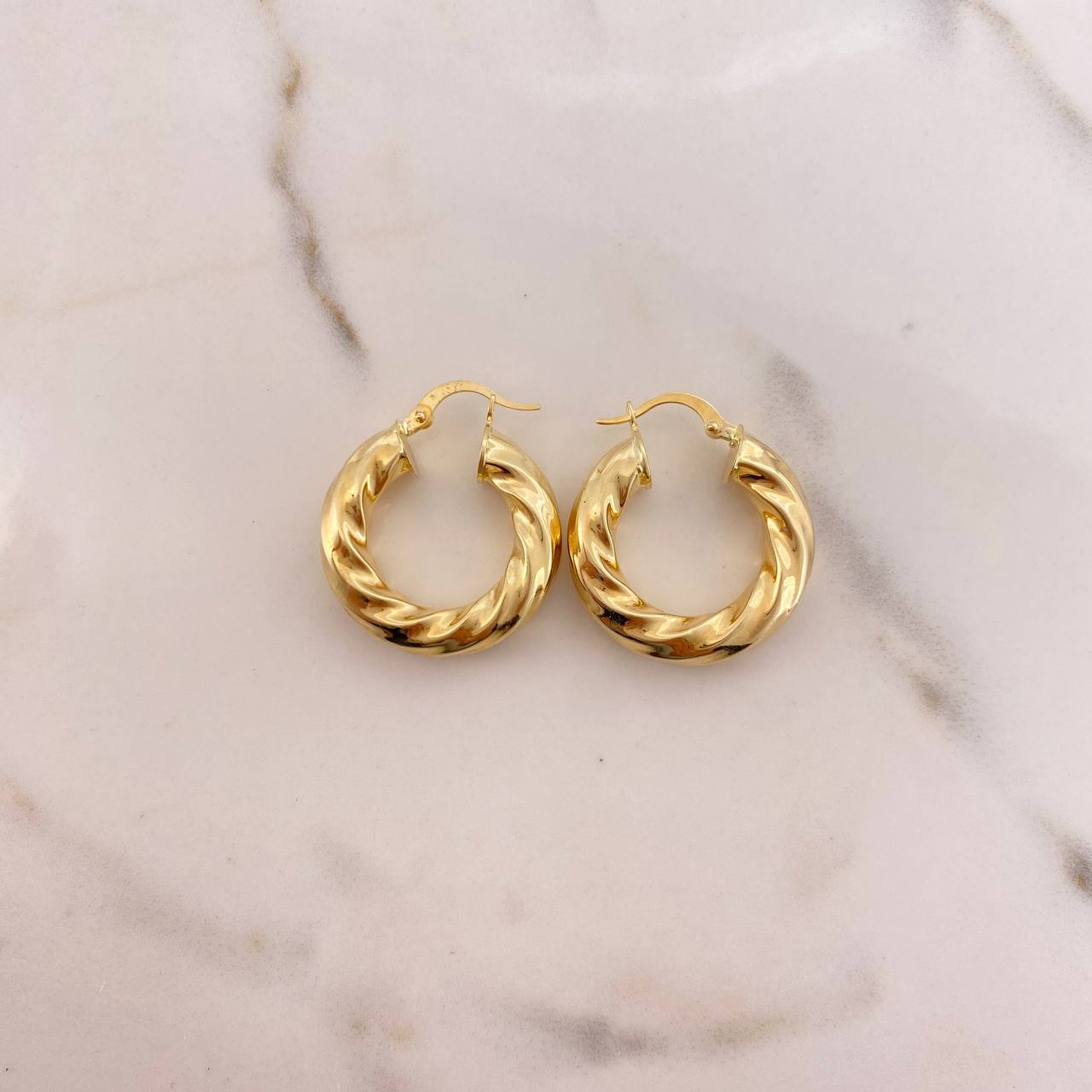Hoop Earrings Earrings 4.95gr / 2.5cm / Twisted Yellow Gold &