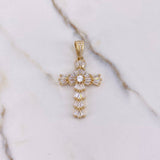 Dije Cruz 5.85gr / 4.3cm / Circones Blancos Oro Amarillo $