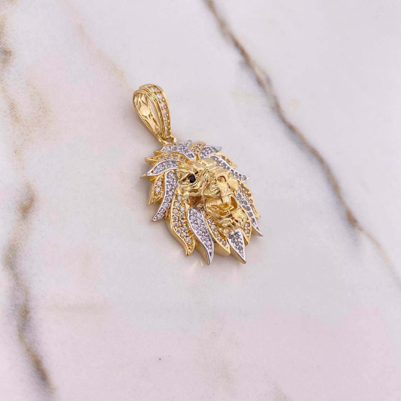 Pendant Lion 8gr / 3.8cm / Black and White Zircons Two Yellows Gold White &