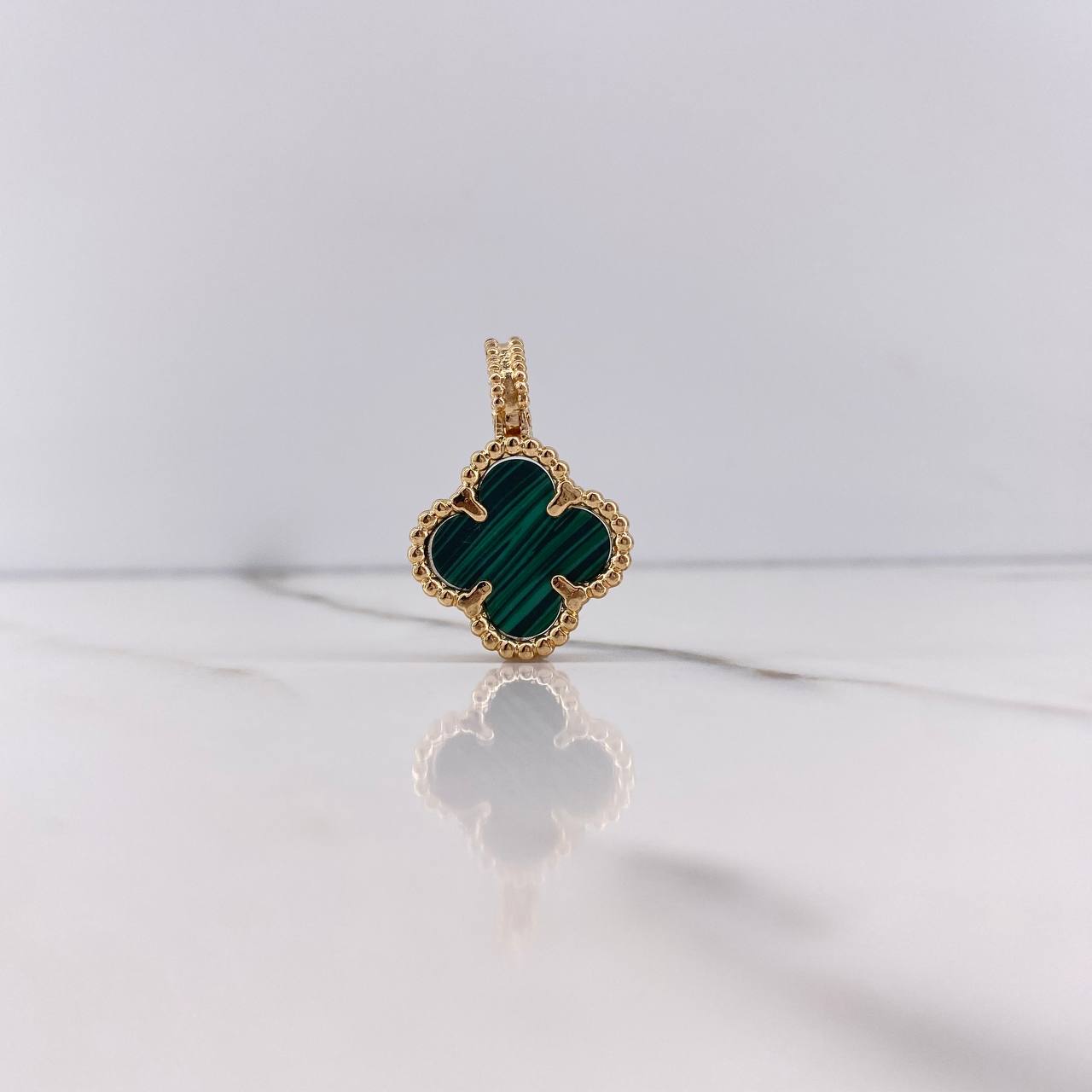 Pendant Clover 6.15gr / 3cm / Green Malachite Yellow Gold $