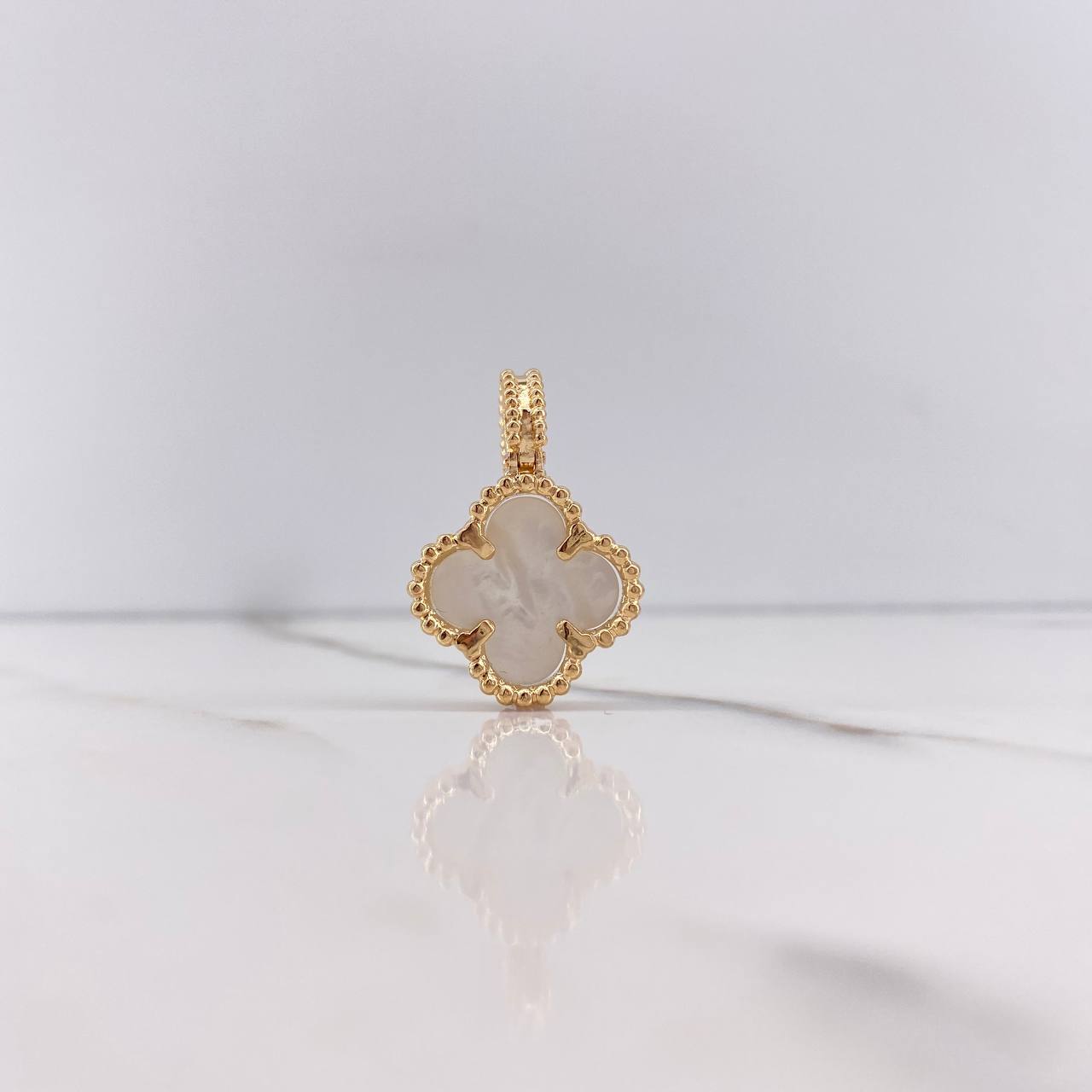 Dije Trebol 6gr / 2.7cm / Nacar Blanco Oro Amarillo &